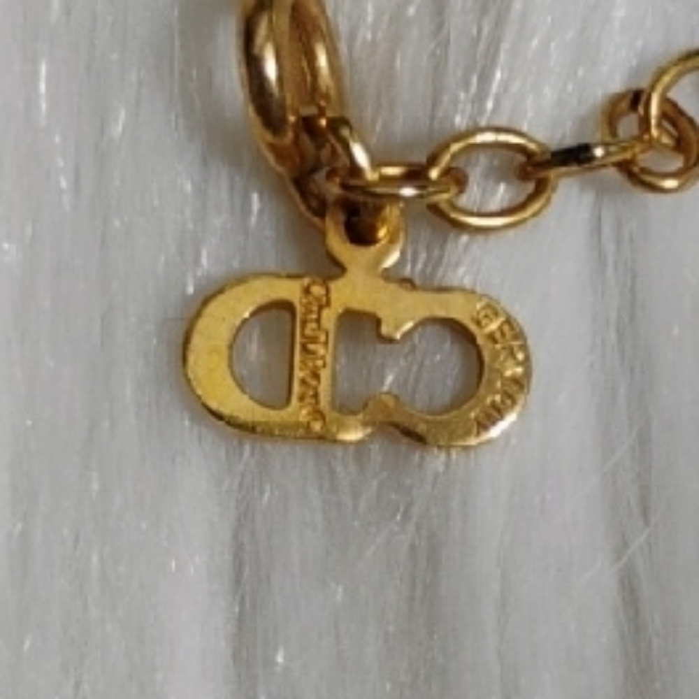 SALE! Christian Dior Gold Tone Pendant Vtg Necklace - Picture 4 of 10